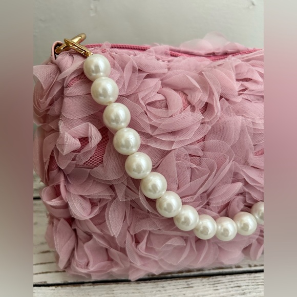 Pink Floral Rosette Women's Purse includes Pearl handle & gold chain crossbody - Picture 2 of 4